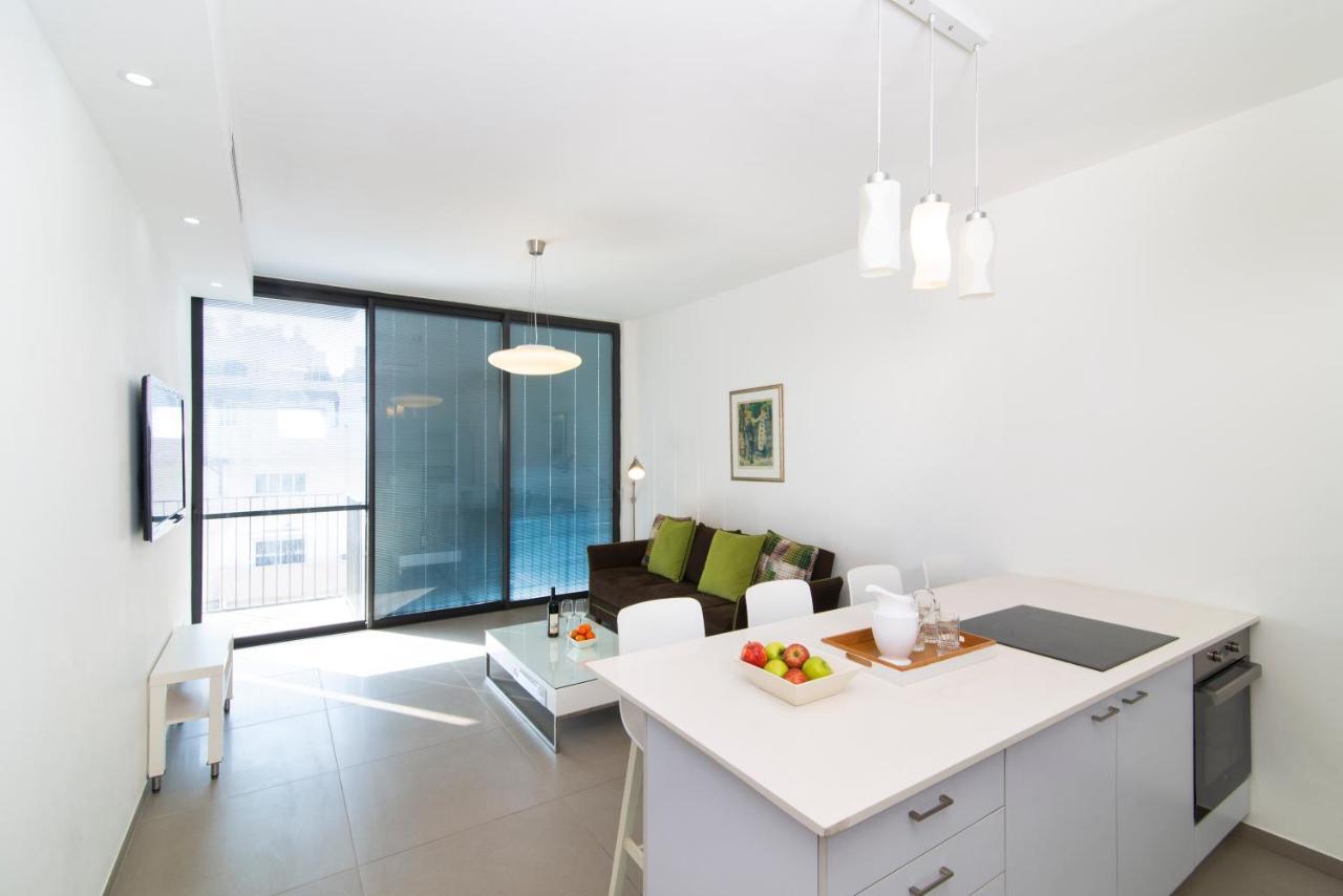 Hilton Bay Apartment With The Shelter Tel Aviv Buitenkant foto