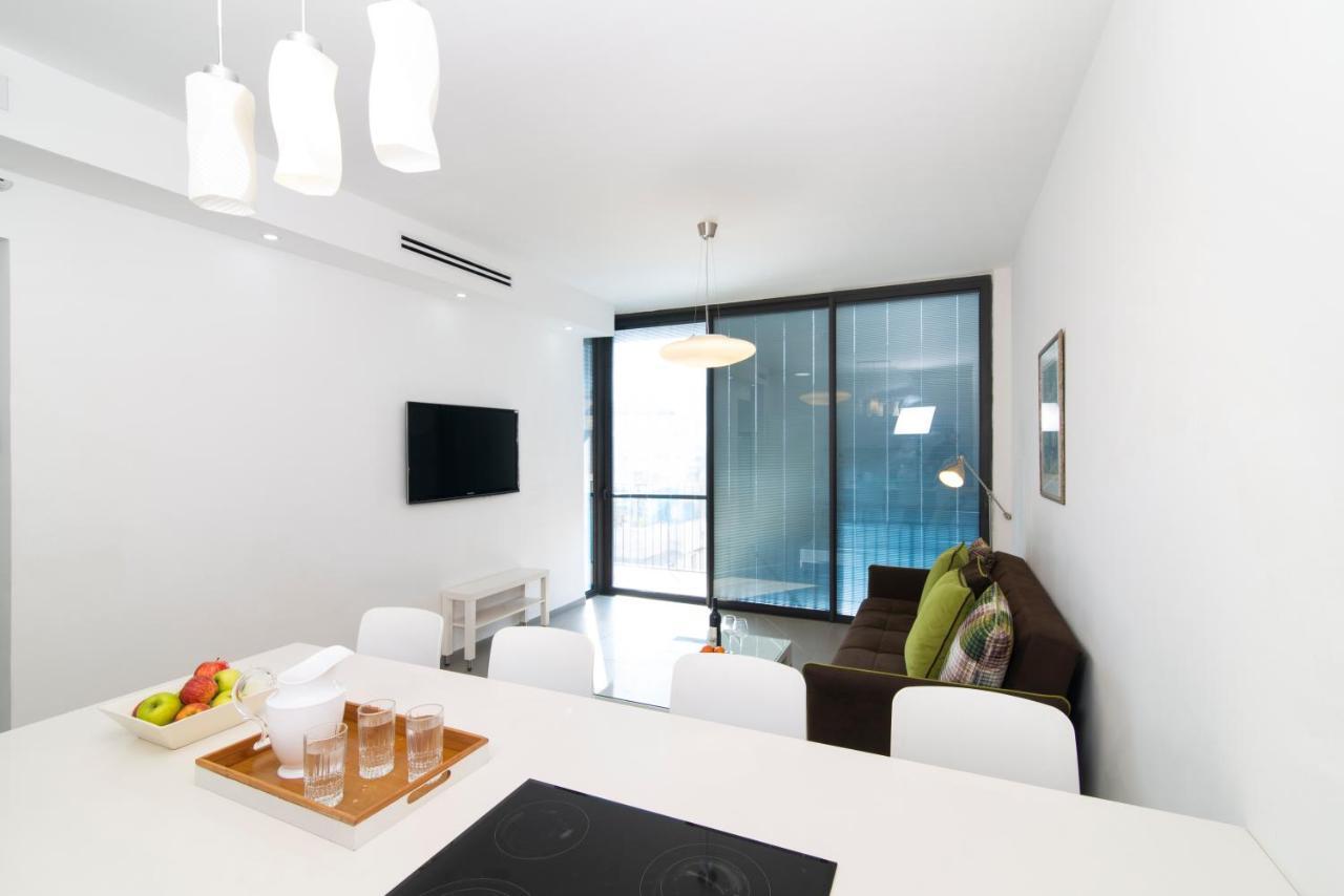 Hilton Bay Apartment With The Shelter Tel Aviv Buitenkant foto