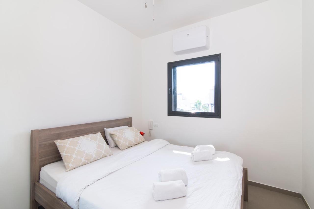 Hilton Bay Apartment With The Shelter Tel Aviv Buitenkant foto